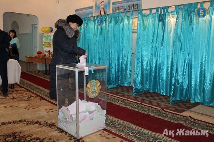 Назарбаев: многие страны завидуют высокой явке избирателей на выборах в РК 