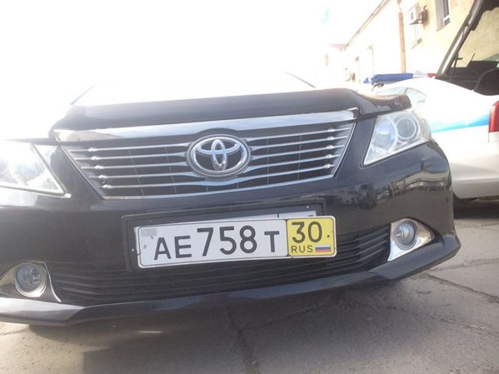 Аким, у вас номер отклеился