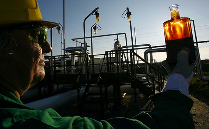 ​ОПЕК отказалась от обсуждения заморозки добычи нефти