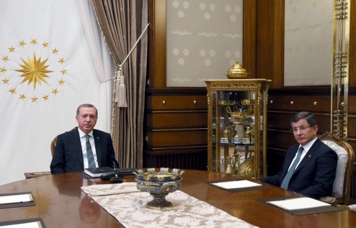 ​СМИ: Давутоглу подготовил прошение об отставке перед встречей с президентом Турции