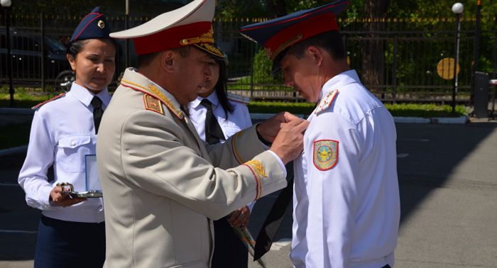 ​Медалью "Ерлігі үшін" награжден боец СОБР, предотвративший взрыв в доме