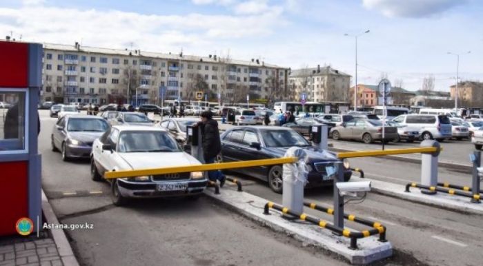 ​В Астане порядка девяти тысяч парковочных мест сделают платными