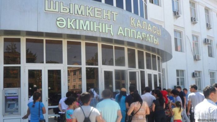 ​Тысячи жителей Шымкента обратились за «получением участков»