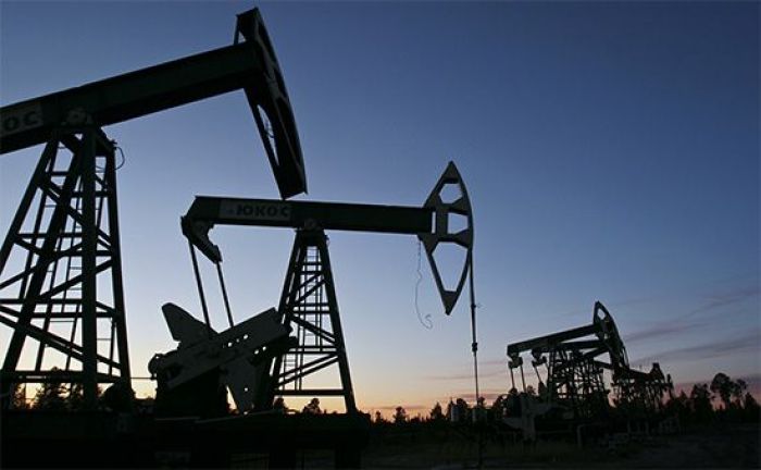 Бозумбаев: нефтедобыча в РК за 4 месяца 2016 года превысила план на 4%