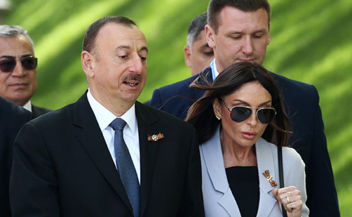 Семью Алиева заподозрили в получении прибыли на девальвации маната