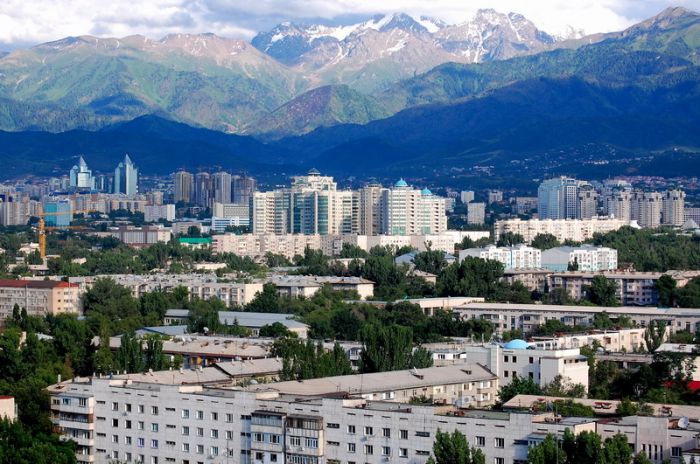 Аким: в агломерации Алматы проживают почти 3 млн человек