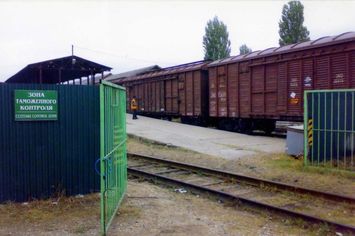 72 вагона, следовавшие в Казахстан и Кыргызстан, задержаны на российско-украинской границе