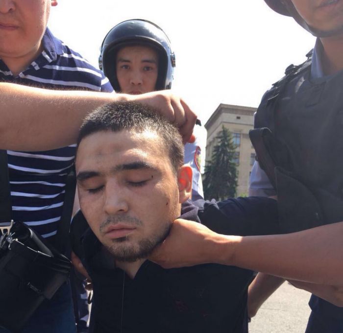 Один из нападавших в Алматы задержан, еще один объявлен в розыск