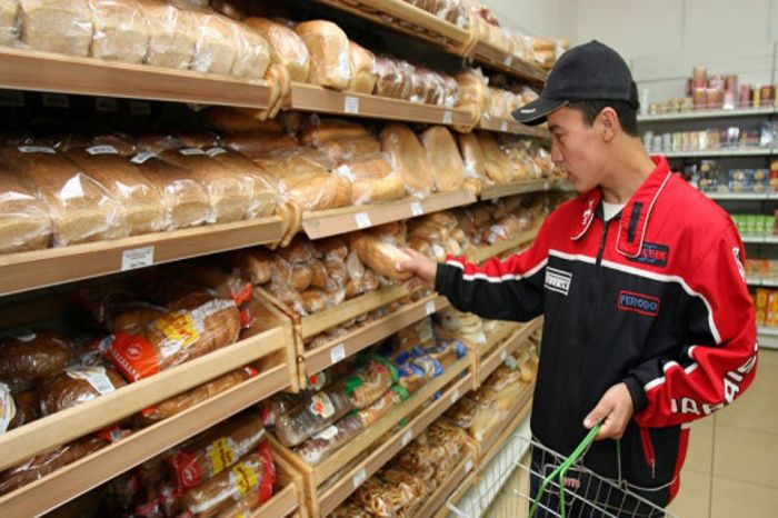 Акимат обещает снижение цен на хлеб и сахар в Астане