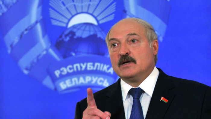 Лукашенко: Потому что будет, как в Армении или Казахстане, — нам этого не надо. Это зараза