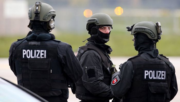 Взрыв в Германии: террорист погиб, еще 12 человек пострадали