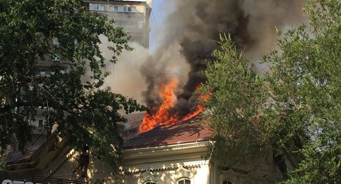Пожар в историческом здании в центре Алматы потушен