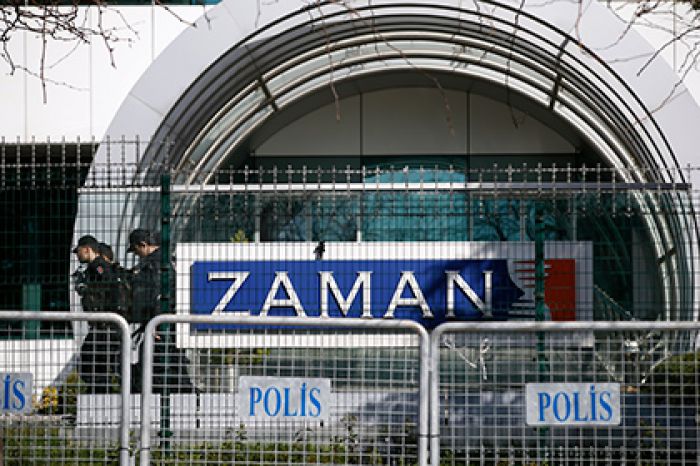 В Турции выданы ордеры на арест 47 бывших сотрудников оппозиционной газеты Zaman 