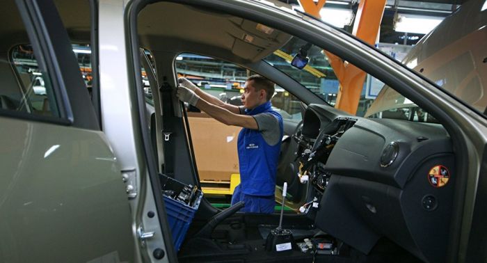 Спрос на легковые авто отечественного производства падает в Казахстане