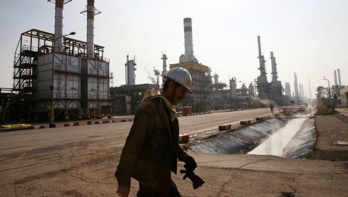 Ирану нужно 2-3 месяца, чтобы выйти на досанкционный уровень добычи нефти