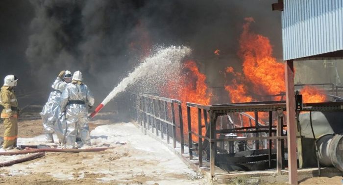 Крупный пожар на нефтебазе в ЮКО локализован