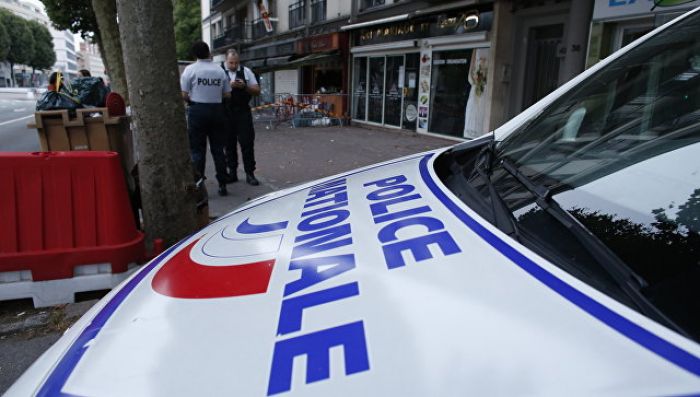 Во Франции из-за свечей на торте загорелся бар: 13 человек погибли