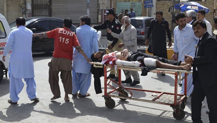 В Пакистане при взрыве в больнице погибли 93 человека
