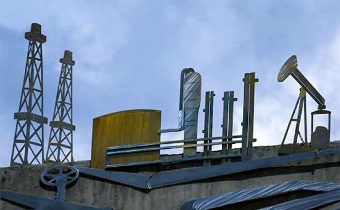 МЭА ухудшило прогноз роста спроса на нефть в 2017 году