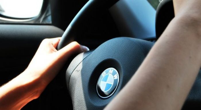 Сбившего четверых человек водителя BMW разыскивают в Шымкенте