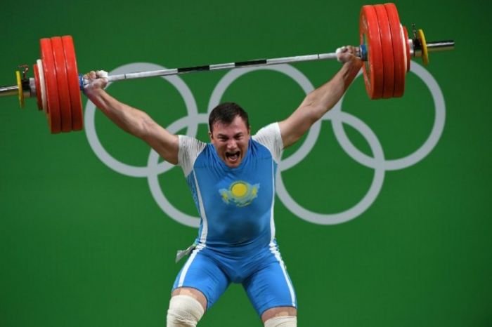 ​Штангист Зайчиков принес десятую медаль Казахстану на Олимпиаде в Рио