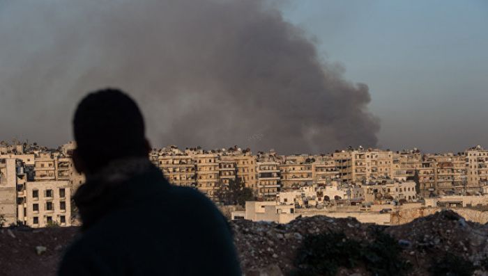 СМИ: окруженные в Манбидже боевики ИГ согласились сложить оружие