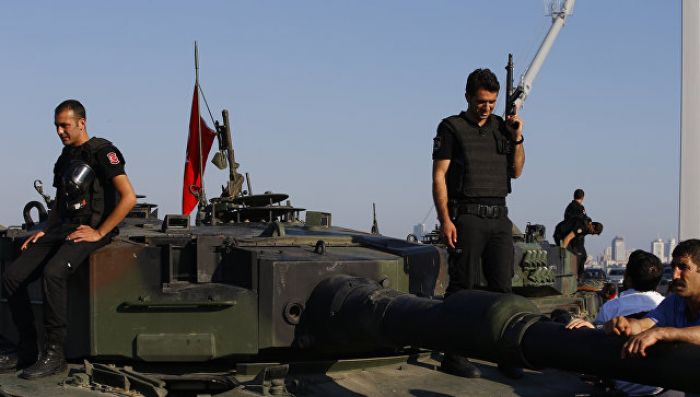 Теракт в Турции: три человека погибли, свыше 70 ранены