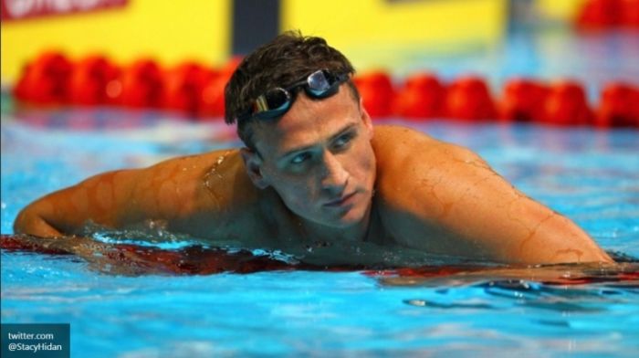 Пожаловавшихся на грабителей американских пловцов не пустили на самолет из Рио