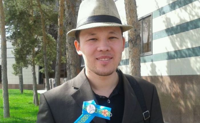 Активист приговорён к ограничению свободы за порванный карман силовика