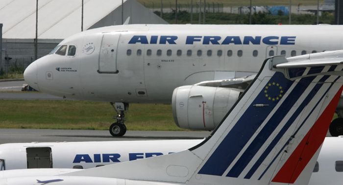 В Астане экстренно сел самолет Air France из-за больного пассажира 
