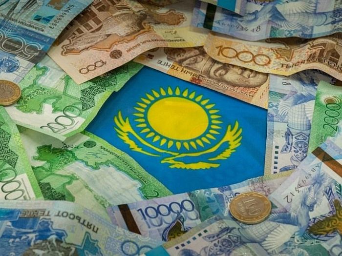 Назарбаев поручил сократить трансферты из Нацфонда