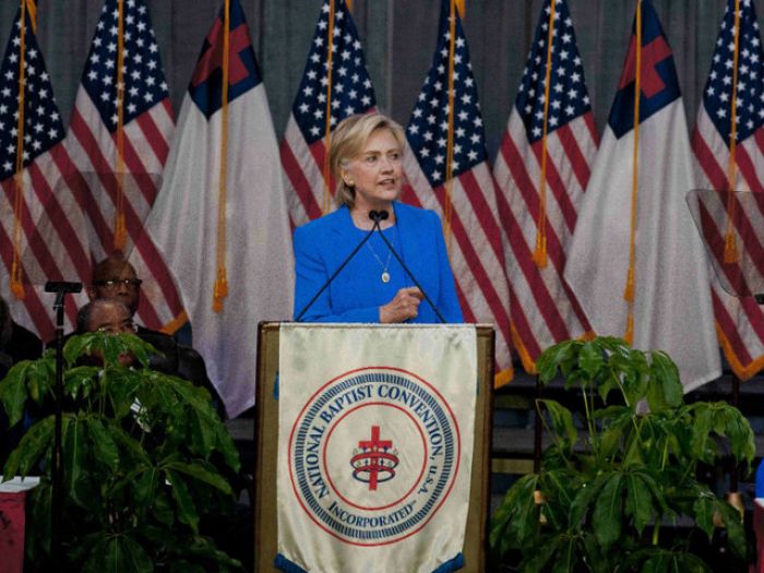 ​Хиллари Клинтон из-за пневмонии отменила предвыборные поездки