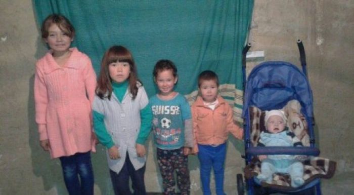 В Актобе шестеро малолетних детей живут без родителей