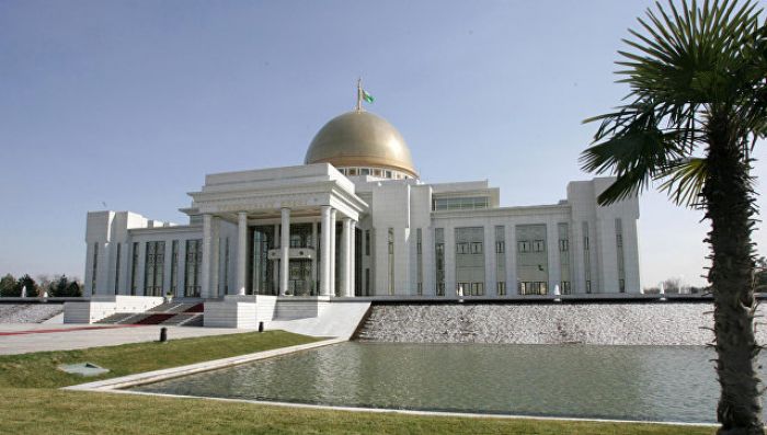 В Туркмении отменили возрастную планку для избрания президентом