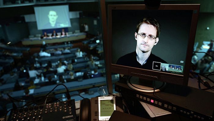 В отчете конгресса Сноудена назвали "раздражительным", а его разоблачения - подрывающими безопасность США