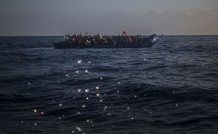 У берегов Египта перевернулось судно с 600 мигрантами