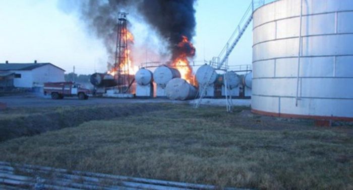 Пострадавшие в пожаре на нефтебазе в Мерке находятся в тяжелом состоянии