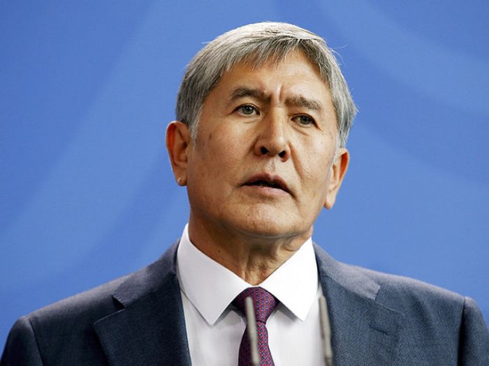 Президент Киргизии прибыл в Москву на лечение, в Бишкеке заговорили о досрочных выборах