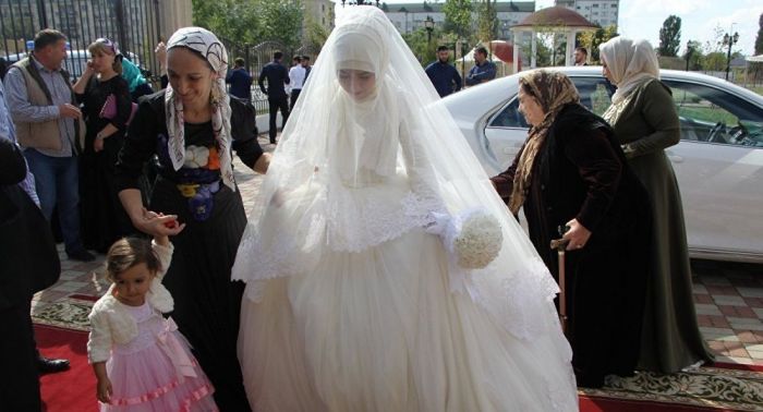 Победу Кадырова на выборах в Чечне отпраздновали массовыми свадьбами