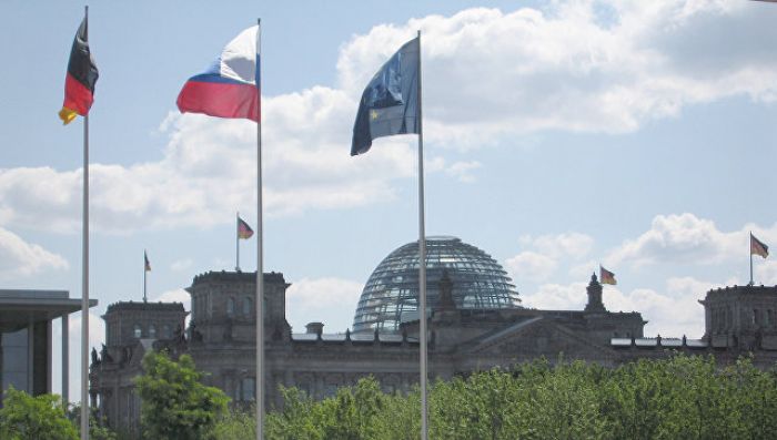 СМИ узнали, что Германия обсуждает новые антироссийские санкции из-за Сирии