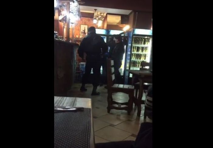 Суд арестовал охранников, избивших посетителей кафе в Павлодаре
