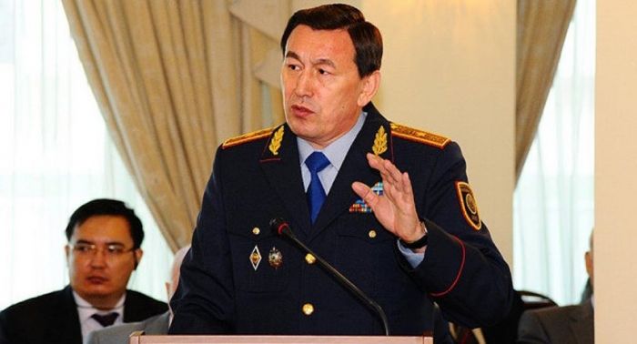 Глава МВД рассказал, как произошло нападение в банке в Алматы