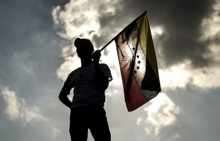 В Венесуэле власти и оппозиция начнут переговоры 30 октября