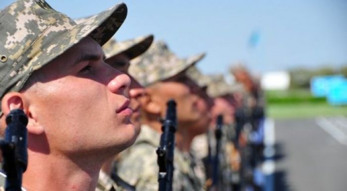 О сроках службы в армии высказался министр обороны РК