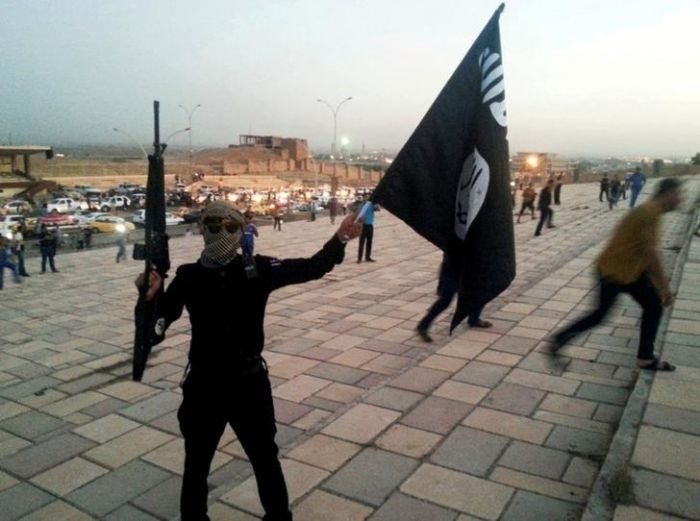 Боевики ИГИЛ казнили десятки пленных возле Мосула