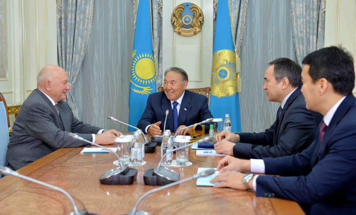 Назарбаев встретился с Лужковым
