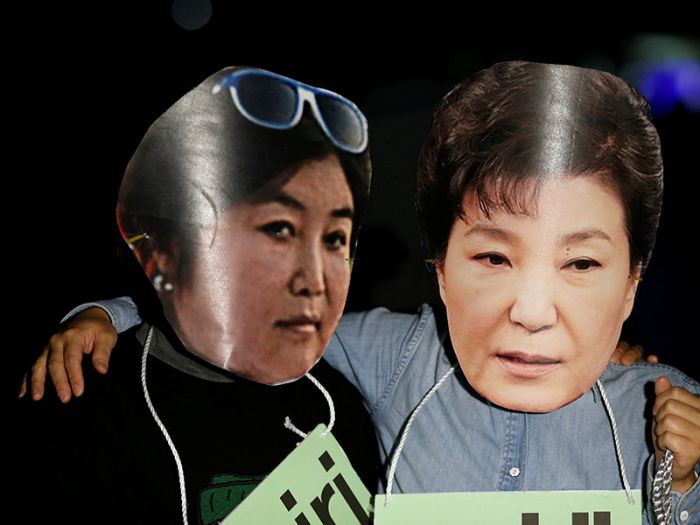 В Южной Корее задержали сектантку - подругу президента по подозрению во вмешательстве в управление страной