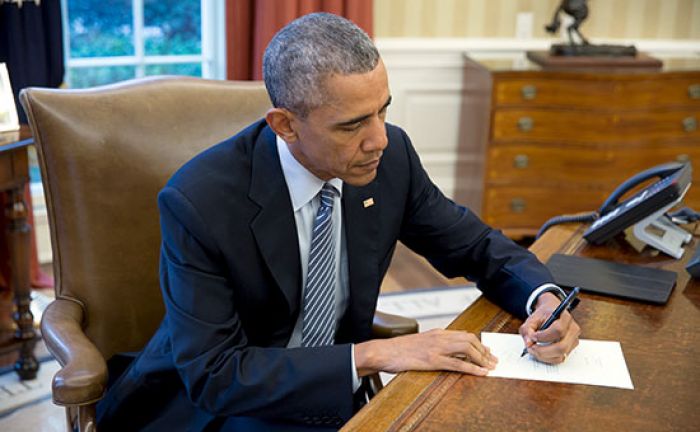 ​Обама на год продлил действие санкций против Ирана