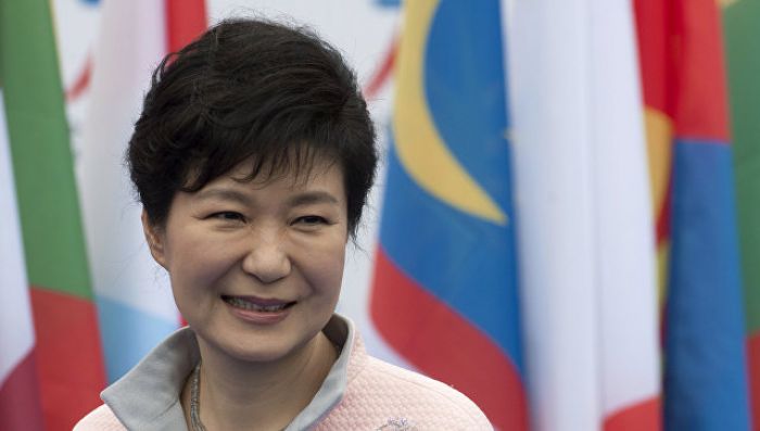 Рейтинг президента Южной Кореи упал до 5% из-за коррупционного скандала