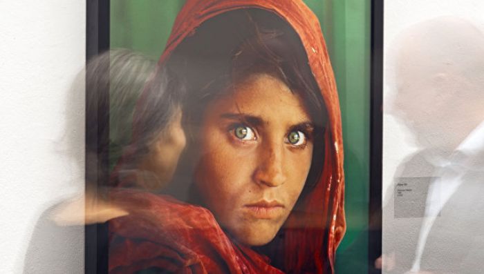 "Афганскую девочку" депортируют из Пакистана после отбывания срока в тюрьме